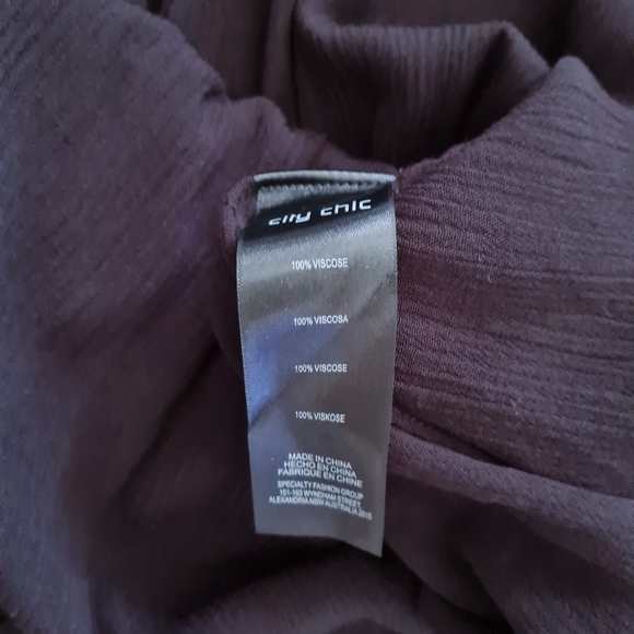 Women's size S =16 'CITY CHIC' Gorgeous black crepe viscose blouse top- EUC - Picture 7 of 7